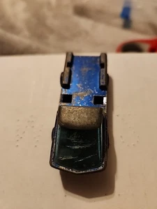 Hot Wheels - Loose Redline HEAVYWEIGHTS - BLUE - CAB CHASSIS ONLY For restorat - Picture 1 of 5