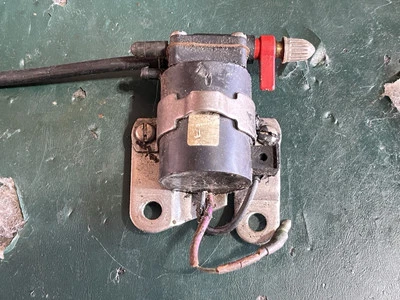 200 hp Johnson Evinrude FUEL PRIMER CHOKE SOLENOID two stroke 1993-2001 5007355 - Image 1 of 4