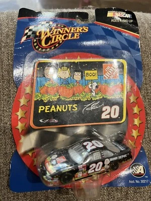 Tony Stewart #20 Home Depot Peanuts 2002 Winners Circle 1:64 NASCAR Diecast Car Foto 1 de 4