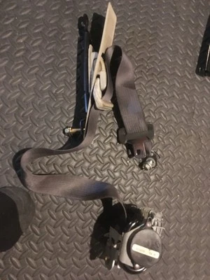 Nissan Sentra 2007 cinturón de seguridad del conductor delantero y retractor gris Foto 1 de 2