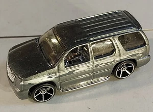 Hot Wheels 2007 Cadillac Escalade SUV met. grau. Top. Graue Streifen. - Bild 1 von 6