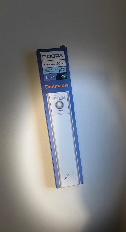 8 Inch LED Ballast BypassShatter Proof 1.2 100 LM 7000K Cool White NEW - Image 1 of 4