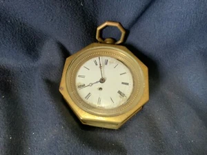 Reloj de latón vintage England Smith English Co, cuerda - Imagen 1 de 9