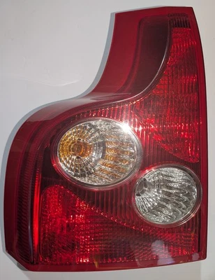 Luz trasera lado izquierdo del conductor Volvo XC90 2003-2006  Foto 1 de 4