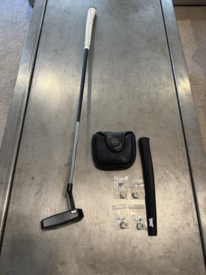 "Putter PXG Battle Ready Bat Attack 33"" diestro con eje M16, cubierta y pesos adicionales" Foto 1 de 4