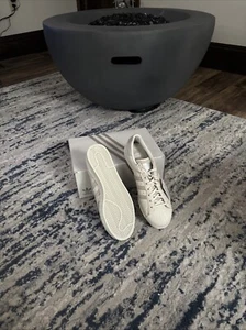 10.5 Sneakers - Picture 1 of 5