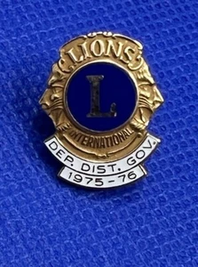 Lions Club Vintage Lapel Pin Deputy District Governor 1975 1976 Blue Gold - Picture 1 of 3