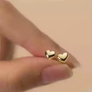 9ct gold stud earrings heart design 6 mm pair - Picture 1 of 5