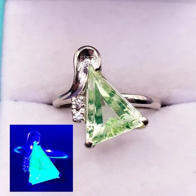 Anillo Espinela UV 10k Corte Triángulo Verde Vintage Talla 5.75 Vidrio Uranio Foto 1 de 4