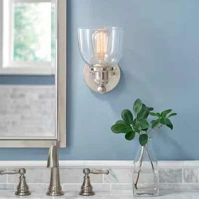 Evelyn 6 pulgadas Aplique de pared industrial de níquel cepillado de 1 luz con pantalla de vidrio transparente Foto 1 de 3