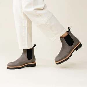 Nisolo Go-to Lug Chelsea Boots Grau Wildleder Damen Gr. 9,5 Leichte Sohle Neu! " - Bild 1 von 14