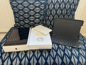 Apple iPad 9th Gen 64GB Space Grey WiFi + 4G Cellular 10.2” A2604 iPadOS26 MINT - Picture 1 of 23