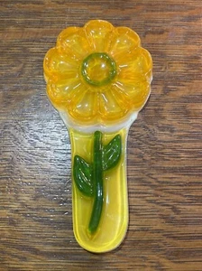 Vintage Retro Lucite Yellow Flower Spoon Utensil Rest Holder Kitchen 1960 1970 - Picture 1 of 11