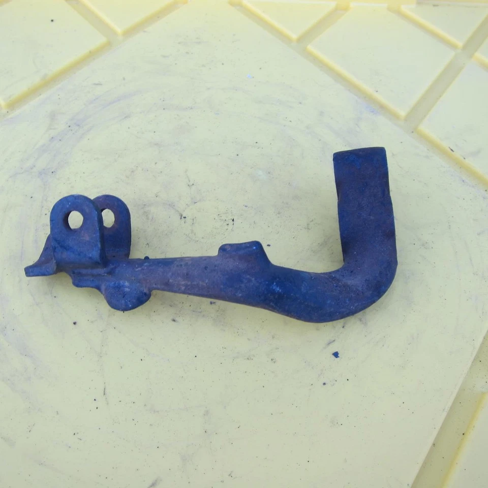 Soporte de estriba delantera izquierda Honda CJ360T 1976 OEM Foto 1 de 4