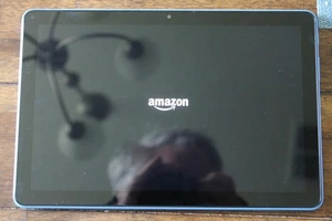 AMAZON FIRE HD 10 TABLET 32GB BLUE 13th GENERATION WORKS WELL - Picture 1 of 3