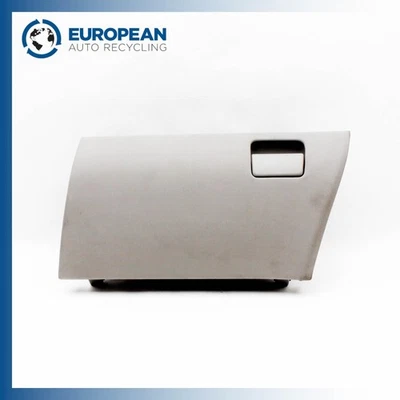 Guantera gris Toyota Prius V 2015-2017 - Código de acabado OEM = LA19 5544047020B2 Foto 1 de 4