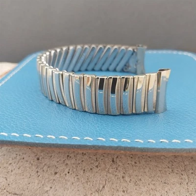 Vintage 1959 17.2mm Gold-Filled Classic Stretch Flex-Let nos Unused Watch Band - Image 1 of 4