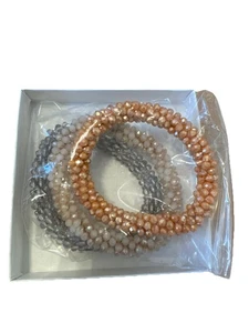 NWT Daniela Swaebe Set Of Bloom 3 Faceted Crystal Beaded Bracelets Gray/Ivory - Picture 1 of 10