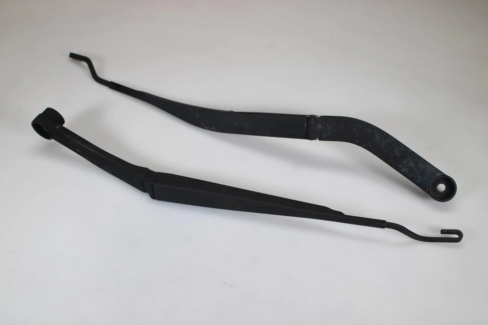 HYUNDAI GENESIS 2013-2016 CUPÉ - BRAZOS LIMPIAPARABRISAS IZQUIERDO Y DERECHO - OEM  Foto 1 de 4