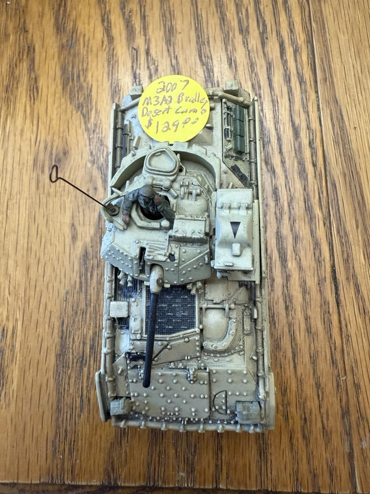 2007 M3A2 Bradley Desert Camo Army Tank - Image 1 of 4