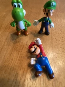 3 Supermario Figuren (2") - Bild 1 von 2