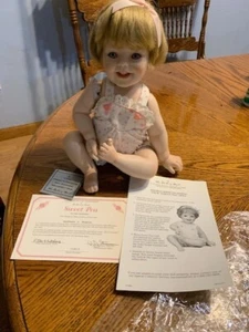 Danbury Mint Rare Pink Eyes Sweet Pea Porcelain Collector Doll by Elke Hutchins - Bild 1 von 6