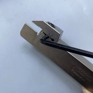 RF123E1616-2T17 indexable turning holder slotting tool Grooving for N123E2-0200 - Picture 1 of 4