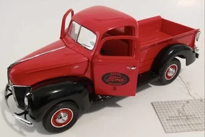 Franklin Mint 1/24 Red/Black Sales Service 1940 Ford Pickup Truck Diecast Model - Picture 1 of 6