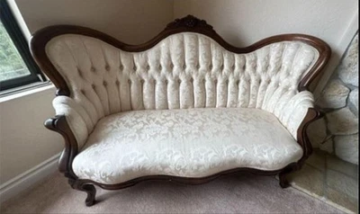 Antique French Louis XV Mahogany Carved Silk Brocade Settee - 19th Century - Image 1 of 4