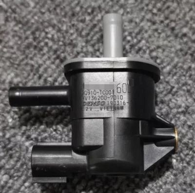 OEM 25860‑0V080 Vacuum Switching Valve Assembly 2014–2019 Toyota Highlander - Image 1 of 4