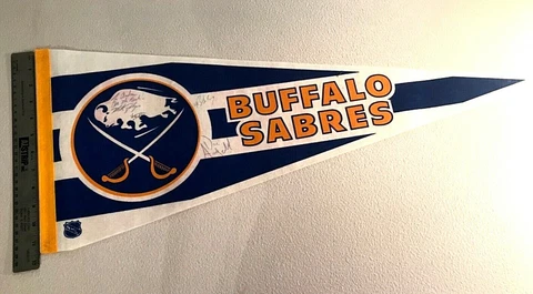 Vintage PENNANT Banner signed Autographed Buffalo Sabres Hockey NHL  80's Cover