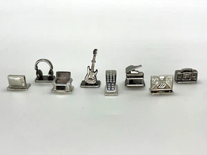 SCENE IT Music and TV DVD Game Replacement Movers Tokens Set of 8 - Picture 1 of 8