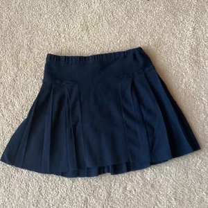 CREWCUTS GIRLS 12 SKIRT, PLEATED, NAVY, STRETCH WAIST, COMFY, NICE - Picture 1 of 2