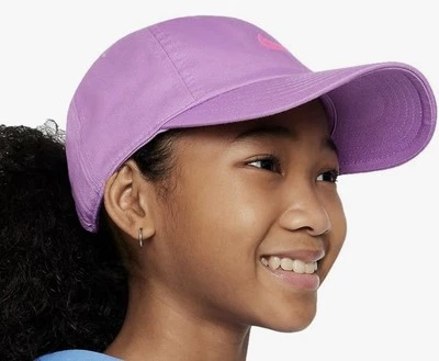Talla Única - Gorra Nike Niños Unstructured Club Swoosh, Gorra Nike Púrpura Fucsia Foto 1 de 3