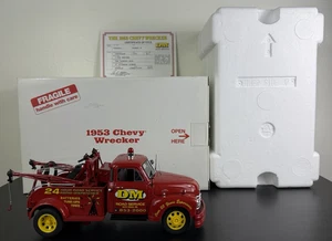 Danbury Mint 1953 Chevrolet Wrecker 1:24 Diecast Model - READ - Picture 1 of 17
