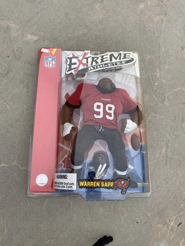 NFL EXTREME ATHLETES WARREN SAPP #99 TAMPA BAY BUCCANEERS 10" ACTION FIGURE NIB Cover