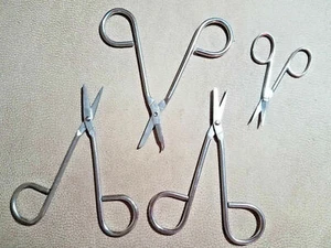 lot 4 SCISSORS for needlework sewing embroidery etc Nice Lengths 4.5" & 2.75" - Bild 1 von 7