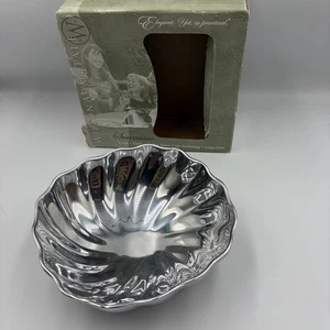 Cuenco de peltre Wilton Armetale vintage. Cuenco festoneado Eddy y caja original. 10,5 pulgadas - Imagen 1 de 5