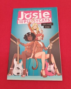 Josie and the Pussycats 1, libro de bolsillo de Bennett, Marguerite; Deordio, Cameron... - Imagen 1 de 5