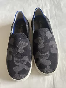 Scarpe sneakers slip on Rothy’s mimetiche nere e grigie donna 8,5 - Foto 1 di 7