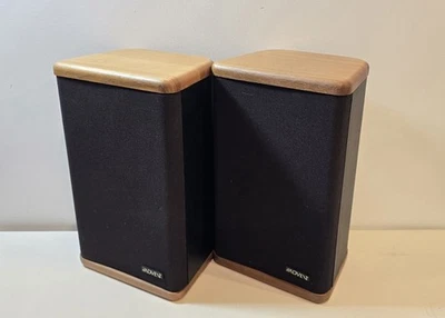Vintage Advent Mini Bookshelf Speaker Pair 10-40W 8 Ohm - Works 1 Needs Re-foam - Image 1 of 4