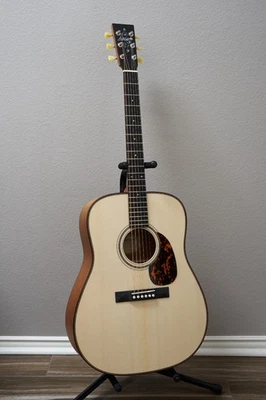 Acorazado Larrivee D-24 escala corta Foto 1 de 4