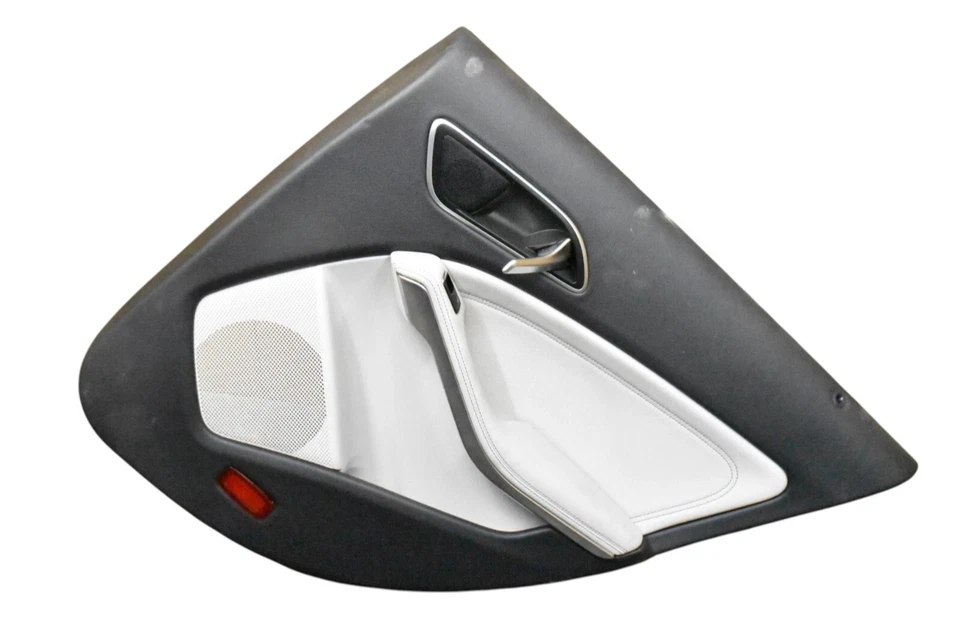 Panel de puerta lateral pasajero trasero derecho Mercedes W117 CLA45 AMG CLA250 14-19 OEM Foto 1 de 4