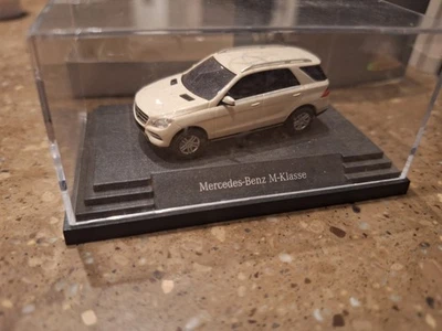 Busch Mercedes ML, M-class, white, Model Car Dealer PC 1:87 - Image 1 of 4