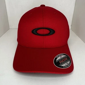 Oakley Hat Tin Can LX1 Red Carbon Fiber Emblem 21017776 Flexfit L/XL - Picture 1 of 7