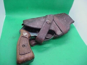Holster for a Rossi or S&W 3 inch barrel - Picture 1 of 7