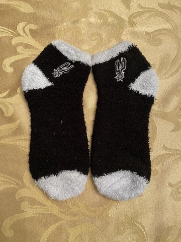 San Antonio Spurs Soft Fuzzy Sleep Socks for Women Cover