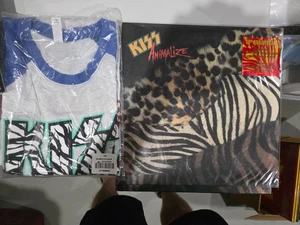 KISS Animalize 40th Anniversary Picture Vinyl Limited Edition w/ Medium Raglan - Picture 1 of 14