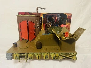 Disney Pirates of the Caribbean - At Worlds End - Singapore Battle Playset - Picture 1 of 10
