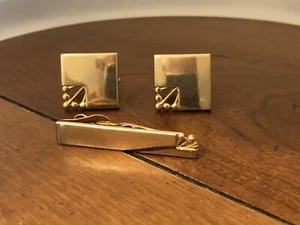 Vintage SWANK Cufflinks Square Gold Tone Cuff Links Tie Clip - Picture 1 of 2